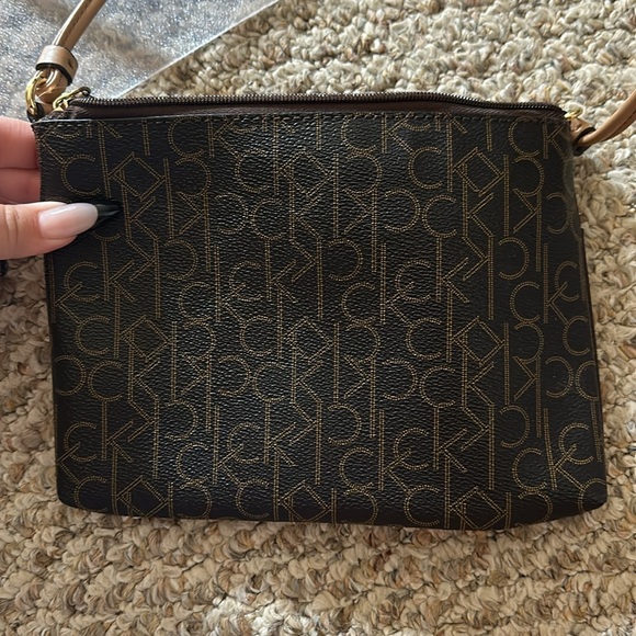 Calvin Klein crossbody - Picture 3 of 5